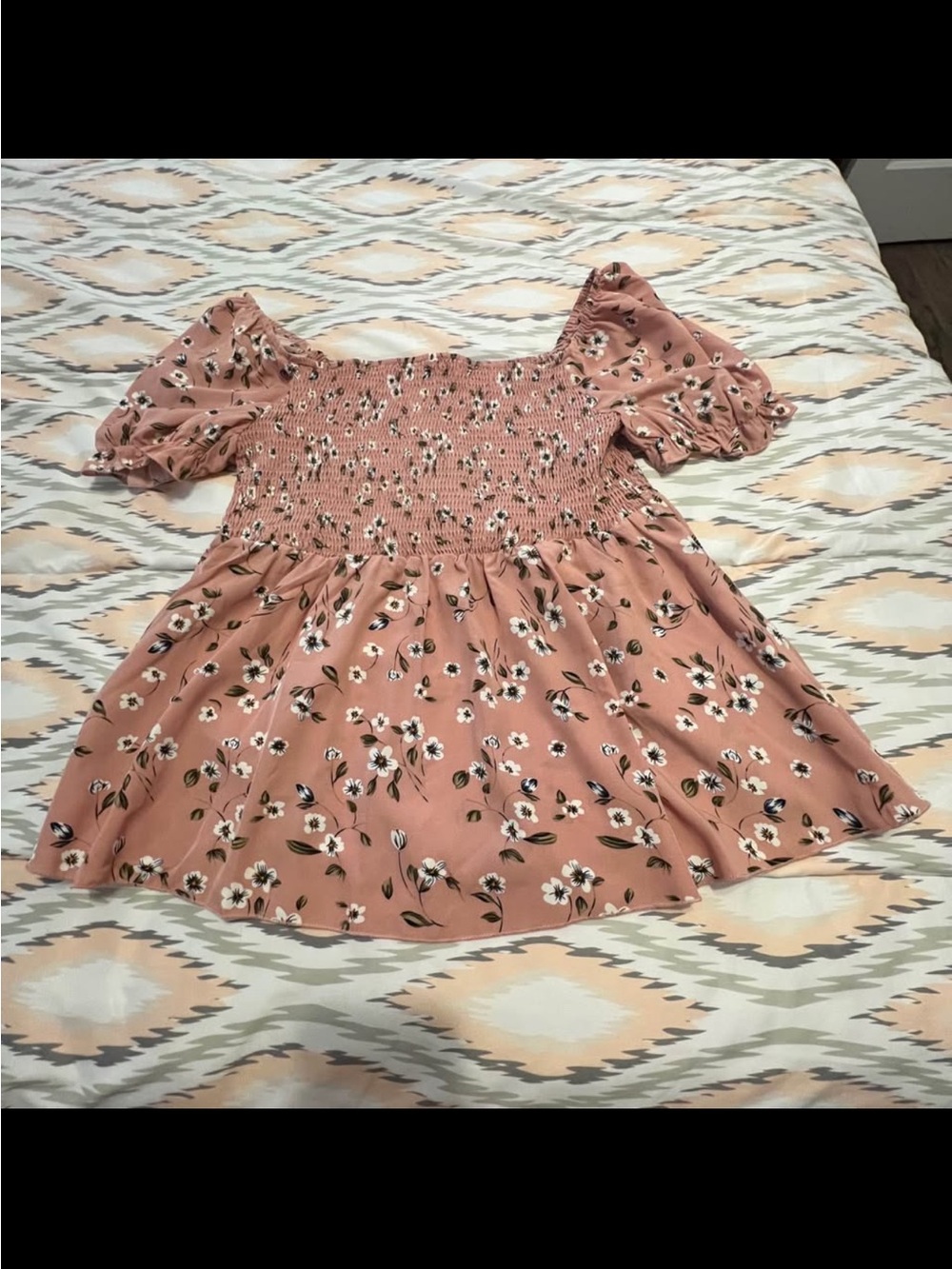 NWOT Floral Smocked Puff Sleeve Top